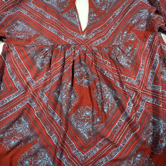 Free People Walking On A Dream Tunic Top Women's L Red Blue Keyhole Boho Flowy - Picture 10 of 11